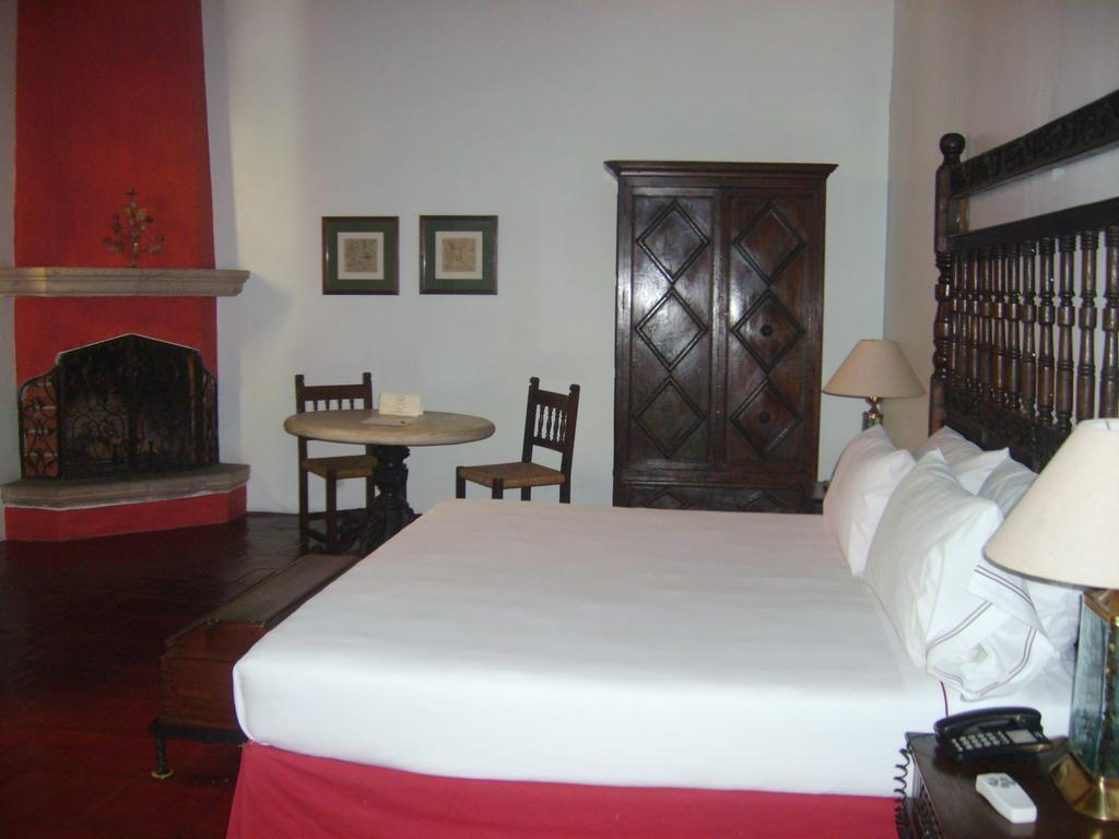 Hotel Casa Colonial - Adults Only Куернавака Стая снимка