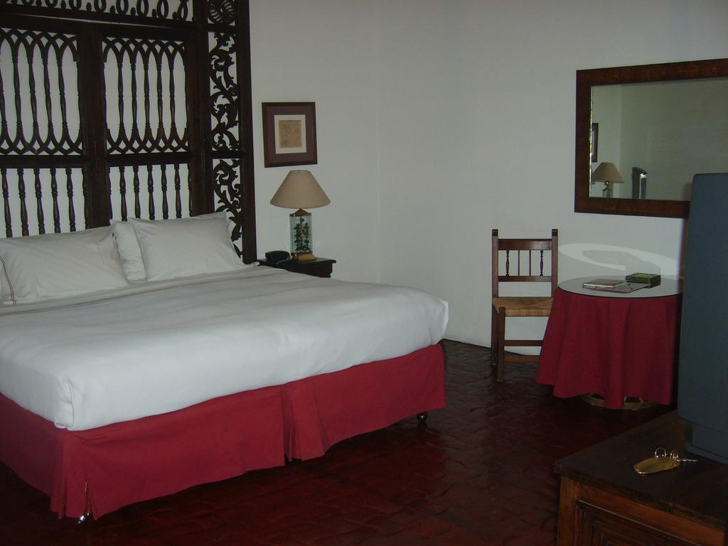 Hotel Casa Colonial - Adults Only Куернавака Стая снимка